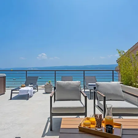 Seaview Calma With Jacuzzi, Media