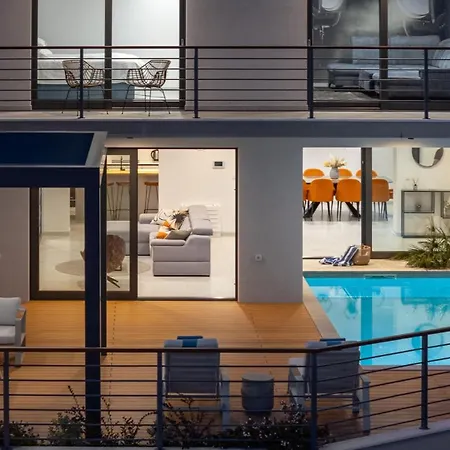 וילה Seaview Calma With Jacuzzi, Media