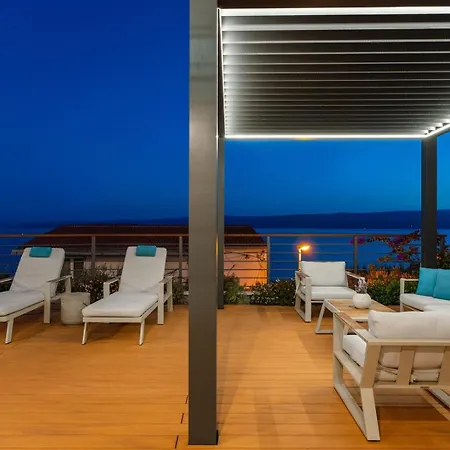 New Seaview Calma With Jacuzzi, Media Villa *
