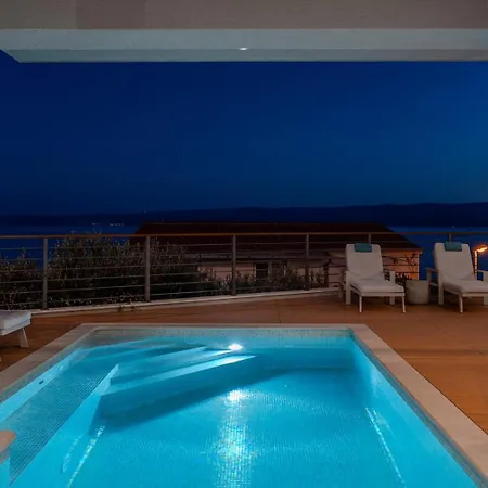 New Seaview Calma With Jacuzzi, Media Villa *