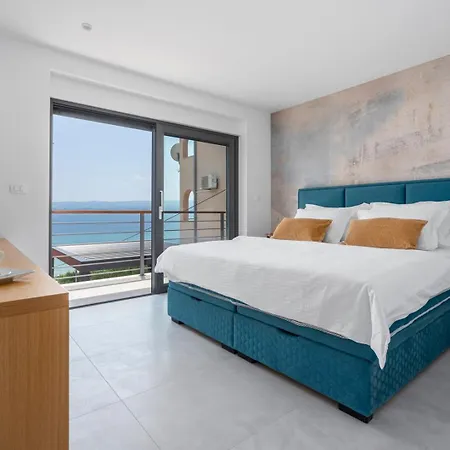 Villa New Seaview Calma With Jacuzzi, Media