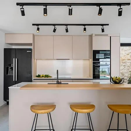 Seaview Calma With Jacuzzi, Media *