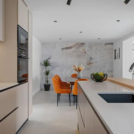 וילה Seaview Calma With Jacuzzi, Media