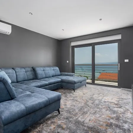 Seaview Calma With Jacuzzi, Media Duće