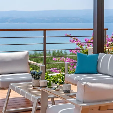 New Seaview Calma With Jacuzzi, Media Villa Duce