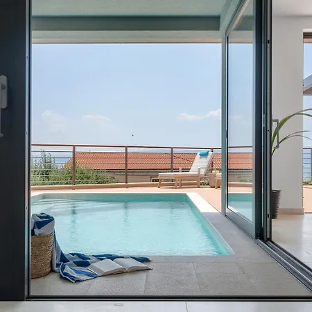 Villa New Seaview Calma With Jacuzzi, Media Duce