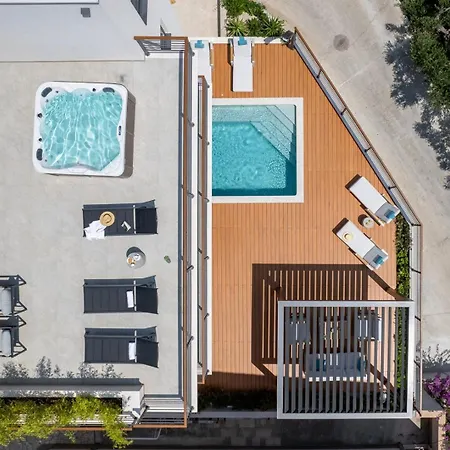 וילה Seaview Calma With Jacuzzi, Media *