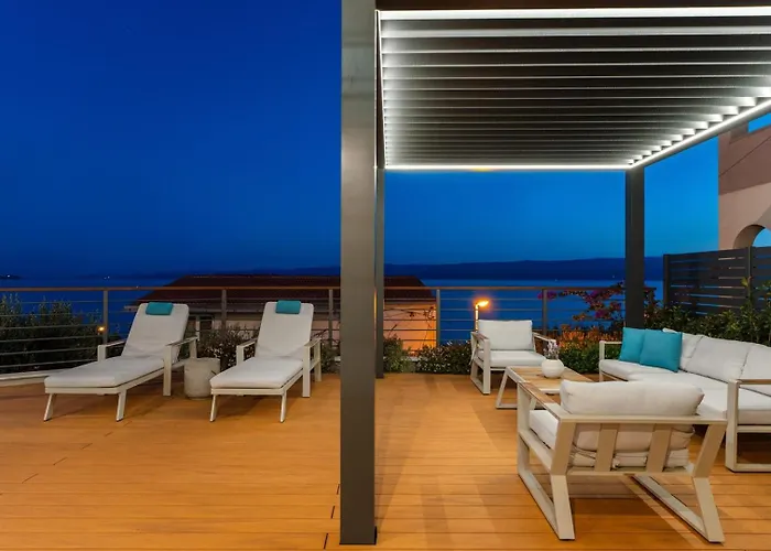 Seaview Calma With Jacuzzi, Media Villa *