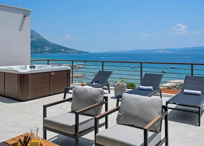 Seaview Calma With Jacuzzi, Media Duće