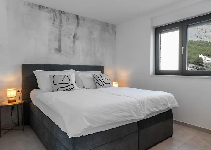 Seaview Calma With Jacuzzi, Media Villa *