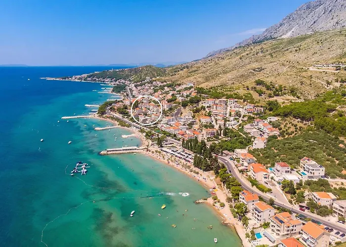 Seaview Calma With Jacuzzi, Media Villa