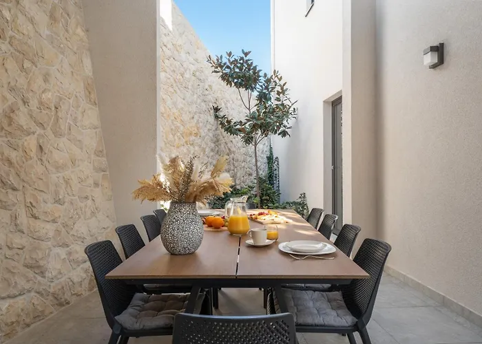 Villa Seaview Calma With Jacuzzi, Media